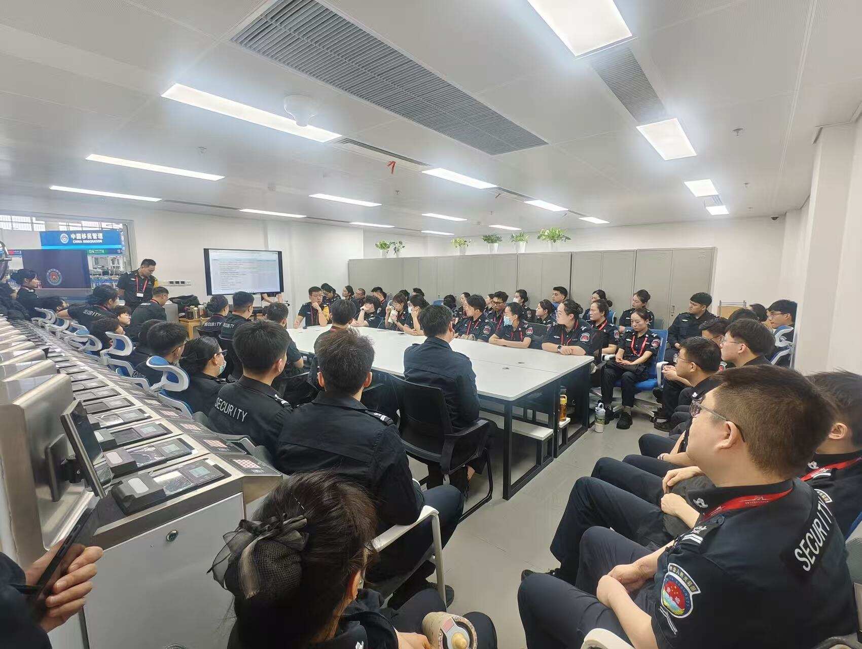 苦练技能强素质 坚守安检保畅通——新疆机场集团乌鲁木齐国际机场分公司安全检查总站开展验证岗位专项培训 全力护航春假清明假期出行安全