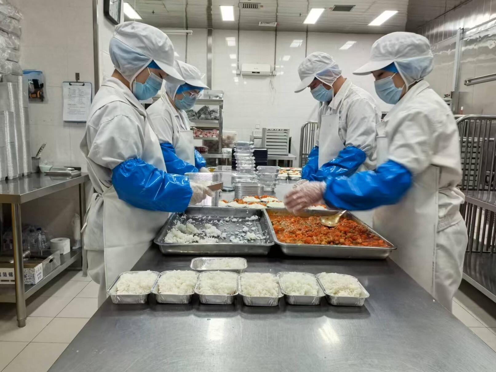 新疆机场集团天缘航旅有限责任公司库尔勒区域航食板块圆满完成MU6218库尔勒—上海虹桥首航及夏秋换季保障