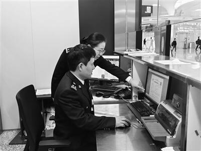 浙江航空口岸首张电子检疫证书签发