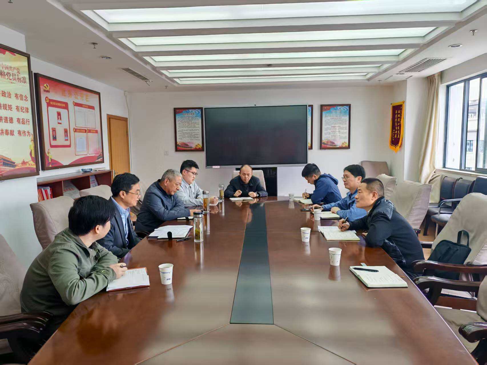 黄山机场联合市交通局  优化旅客接驳服务