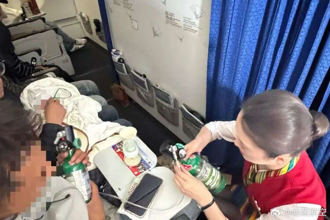 西藏航空万米高空护航新生儿生命