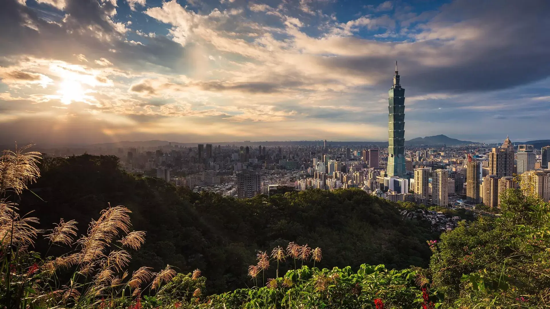 推动两岸直航正常化！中央台办受权发布十项促进两岸交流合作的政策措施