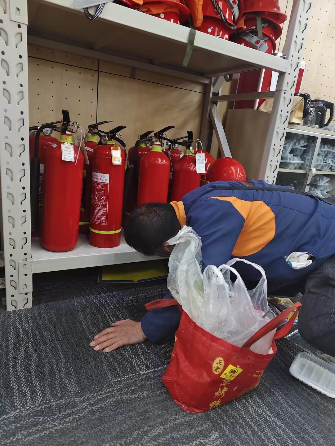 筑牢健康防线，护航空管安全——商务公司开展病媒生物防控专项行动