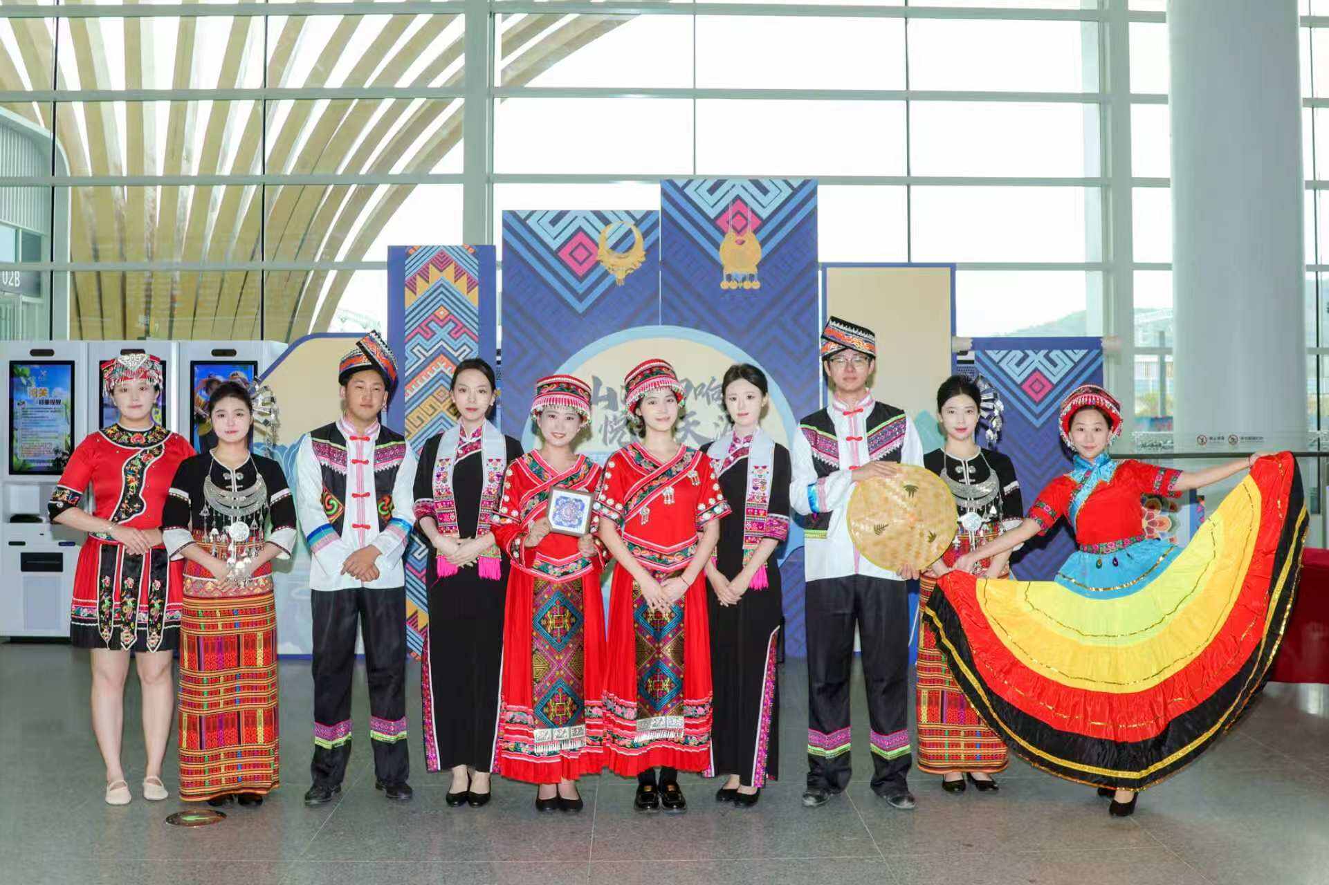 三亚机场举办“三月三”活动打造民俗文化候机体验