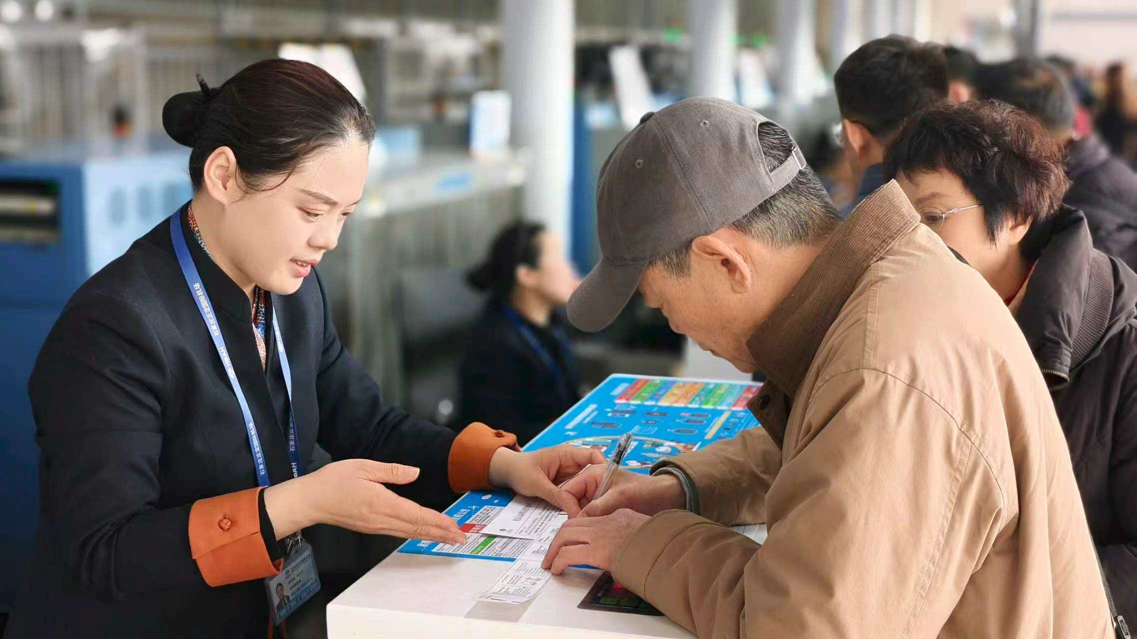 航线通达 线路定制 服务温暖 石家庄正定国际机场着力构建银发友好航空出行生态
