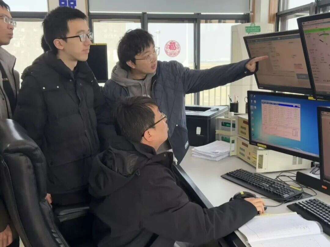 宁波空管气象台观测室“甬跃”班组全力护航AWOS系统切换