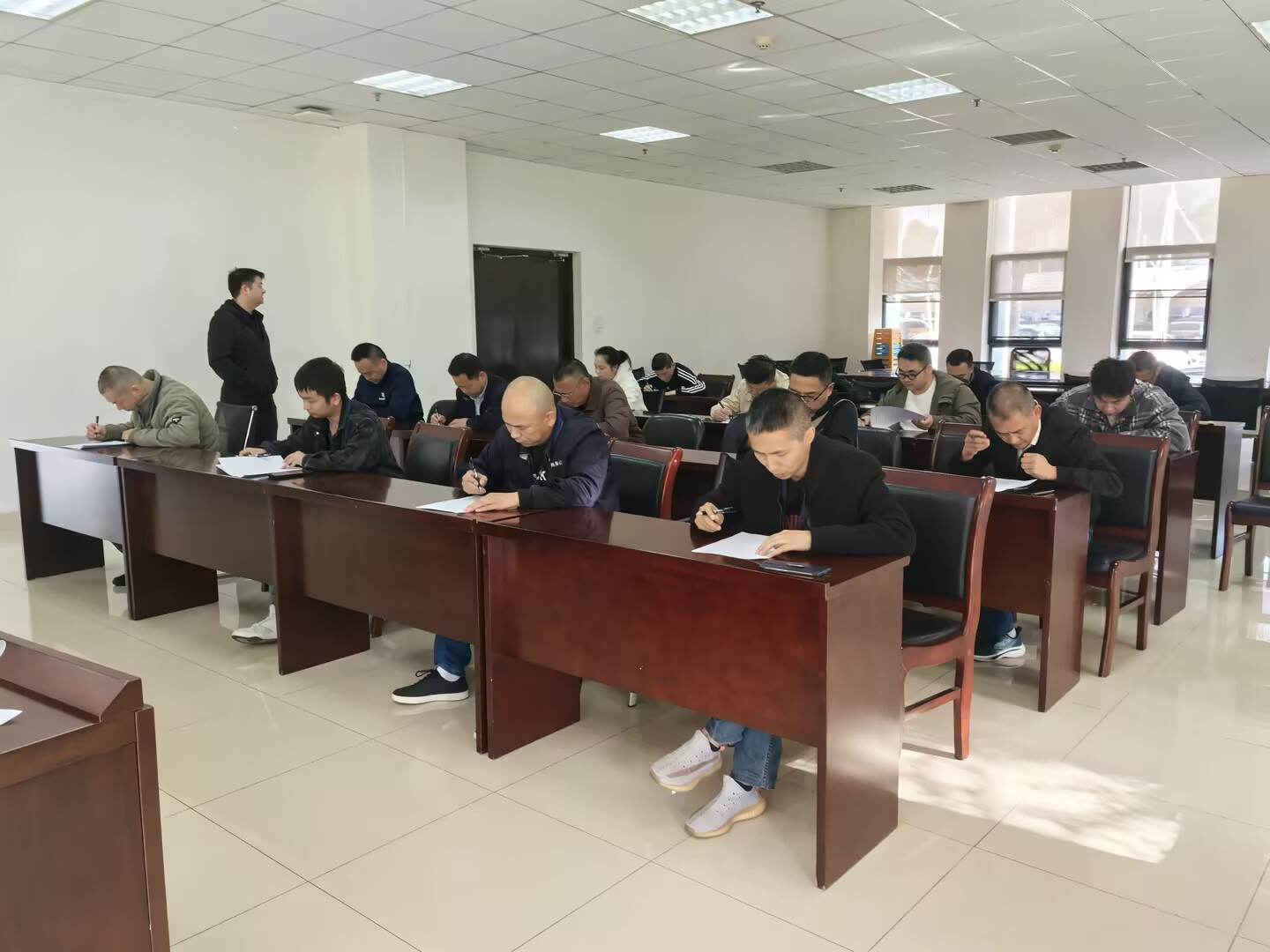 西南空管局商务公司内保部完成2026年第一季度消防门禁岗位技能考核