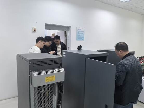 西南空管局技保中心顺利完成宜宾雷达站UPS及蓄电池更换工作