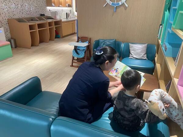 世界读书日 青岛机场创新开展阅读活动丰富旅途体验