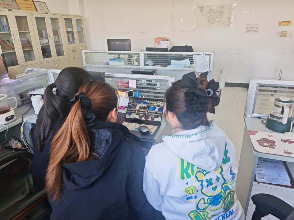 新疆天惠聚祥物业管理有限责任公司开展第二十三个“宪法法律宣传月”活动