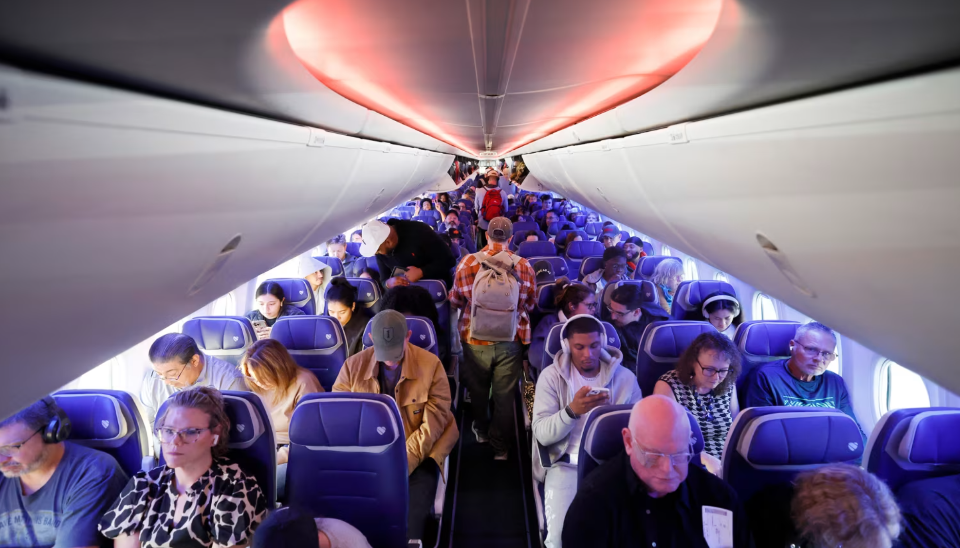 你的下个航班何时飞、飞去哪——这个人说了算