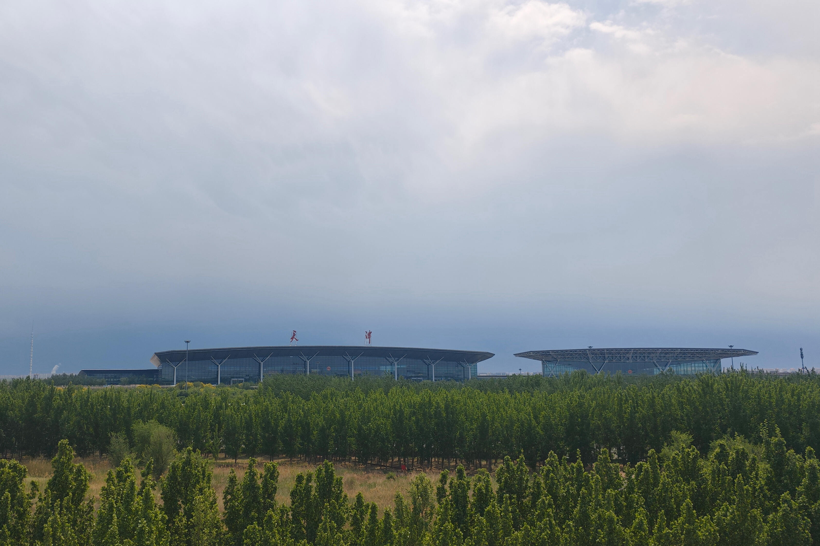 天津滨海国际机场迎来今春初雷——天津空管全链条备战 筑牢雷雨季航班运行安全屏障