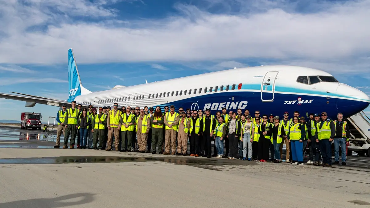 波音737-10完成刹车测试