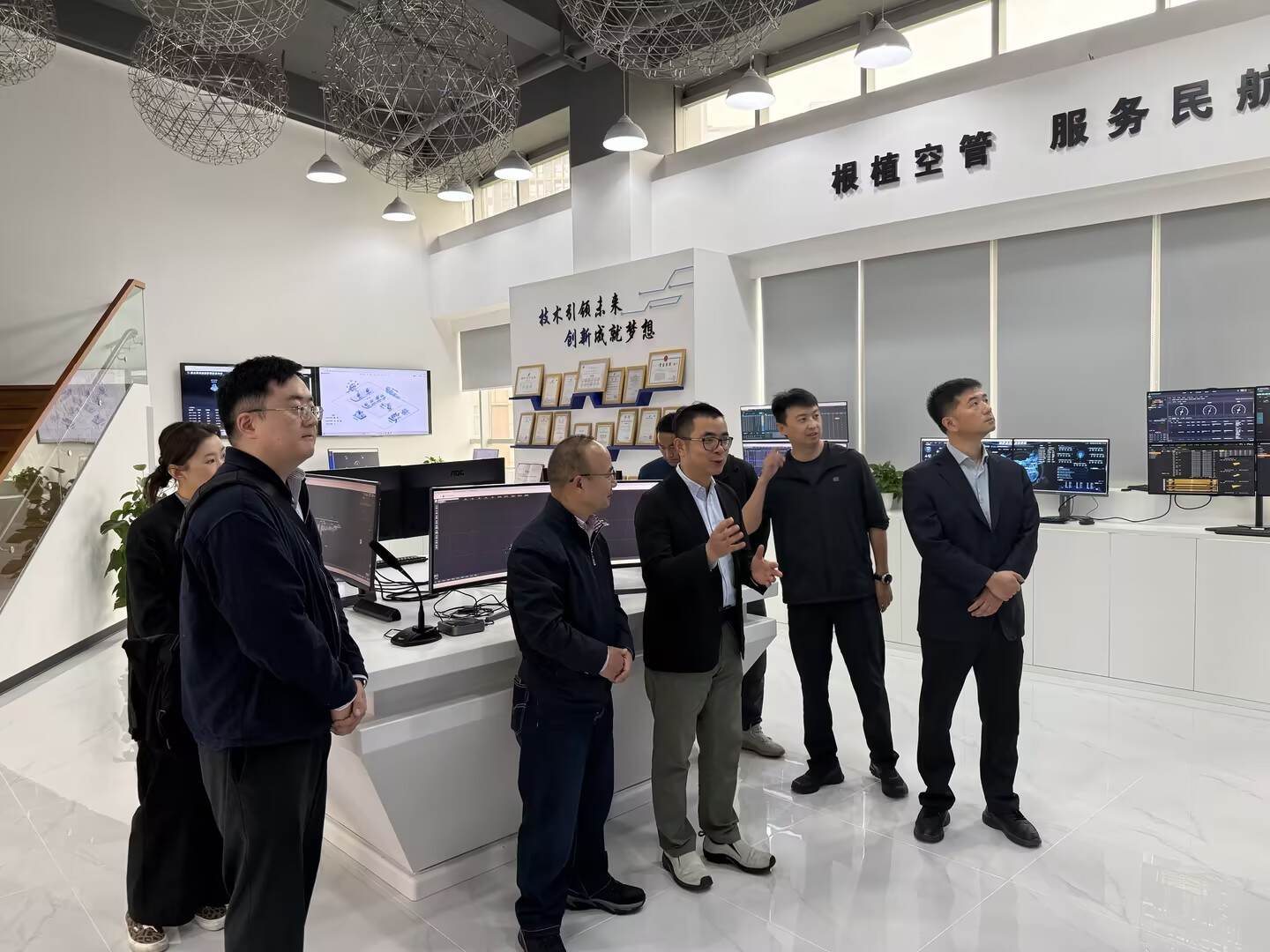 民航西藏区局到西南空管局网络公司研发基地开展参观交流