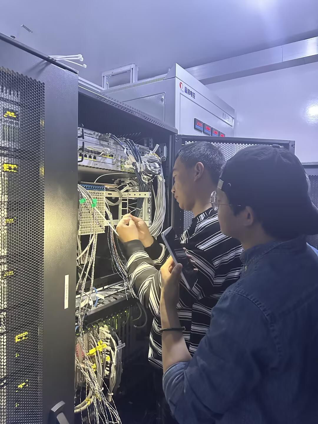 西南空管局网络中心联合技保中心完成昌都达玛拉及邦达台传输设备供电改造及甚高频业务传输优化工作