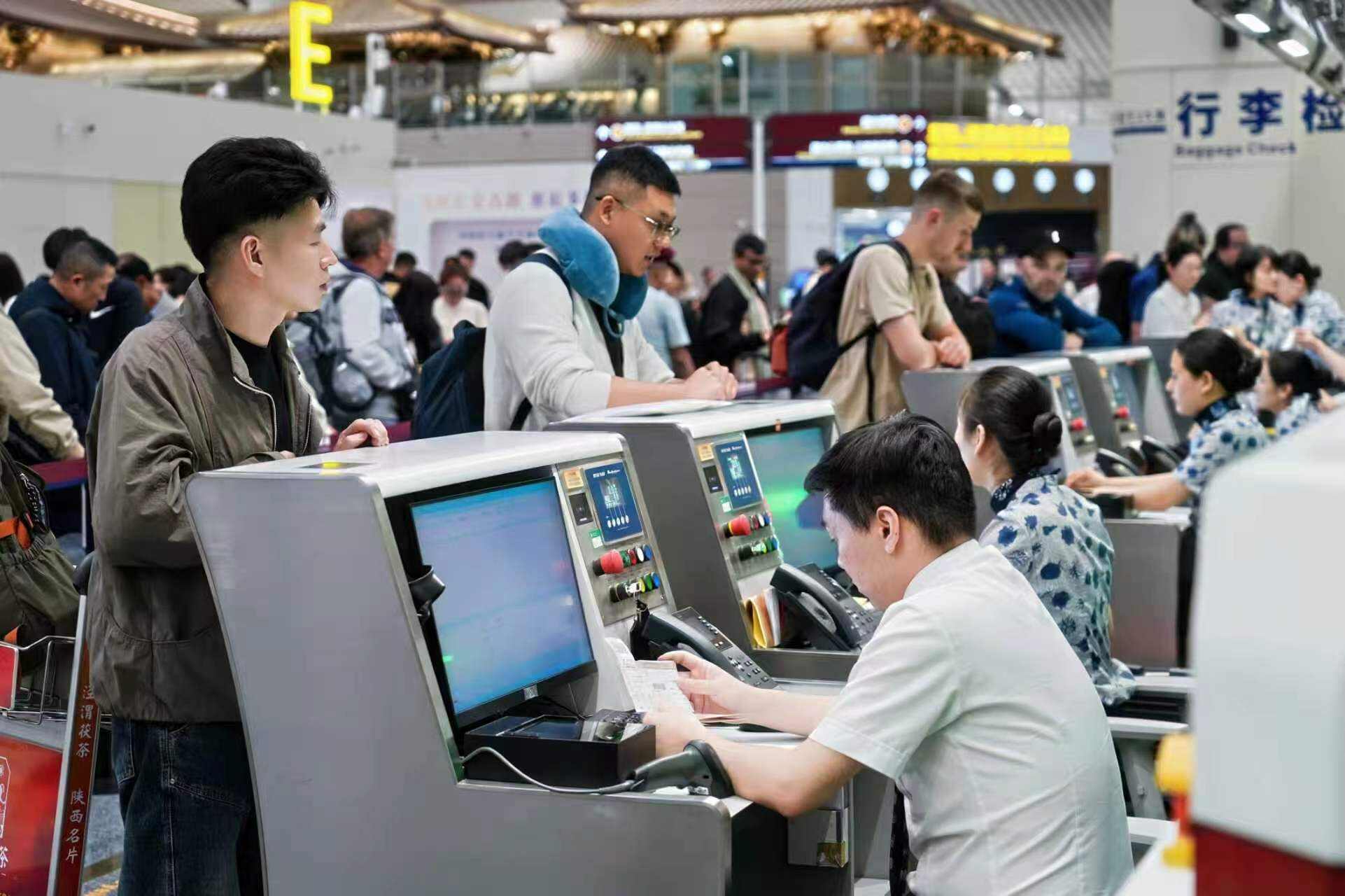 云端守护 温情相伴——东航西北分公司圆满完成2026年“五一”假期运输保障