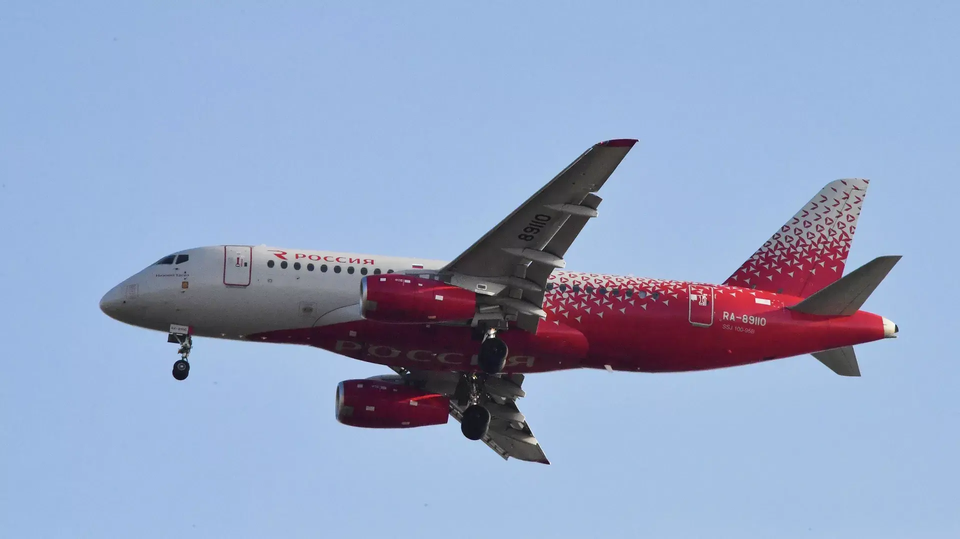 俄罗斯进口替代的Superjet-100客机年底就将执飞首个航班