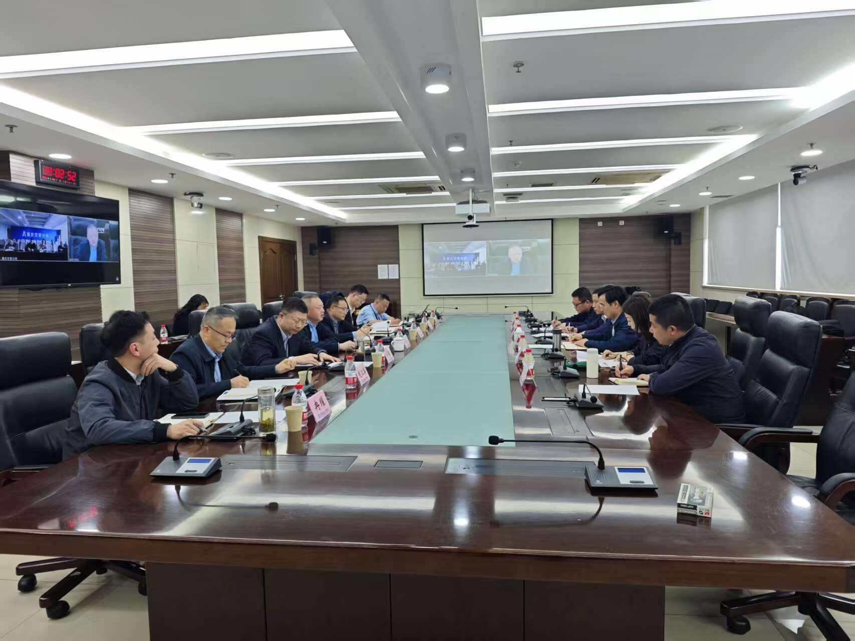 九洲空管公司一行来访西南空管局交流座谈