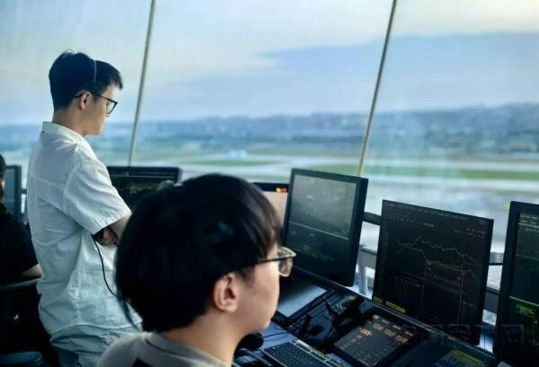 西南空管局交出“五一”假期航班保障任务答卷 航班正常率达96.40%