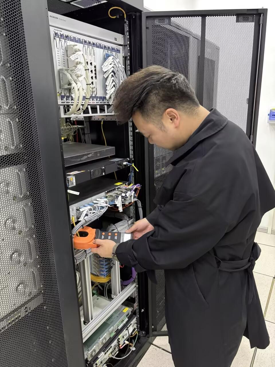 西南空管局网络中心终端网络室完成资阳遥控台设备年度维护及常态化切换工作