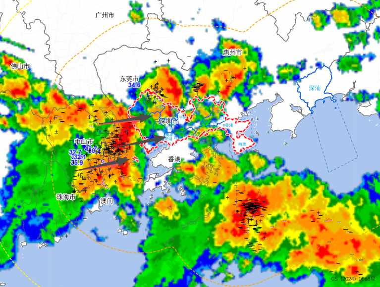 深圳遭遇强雷雨天气,机场启动大面积航班延误黄色预警