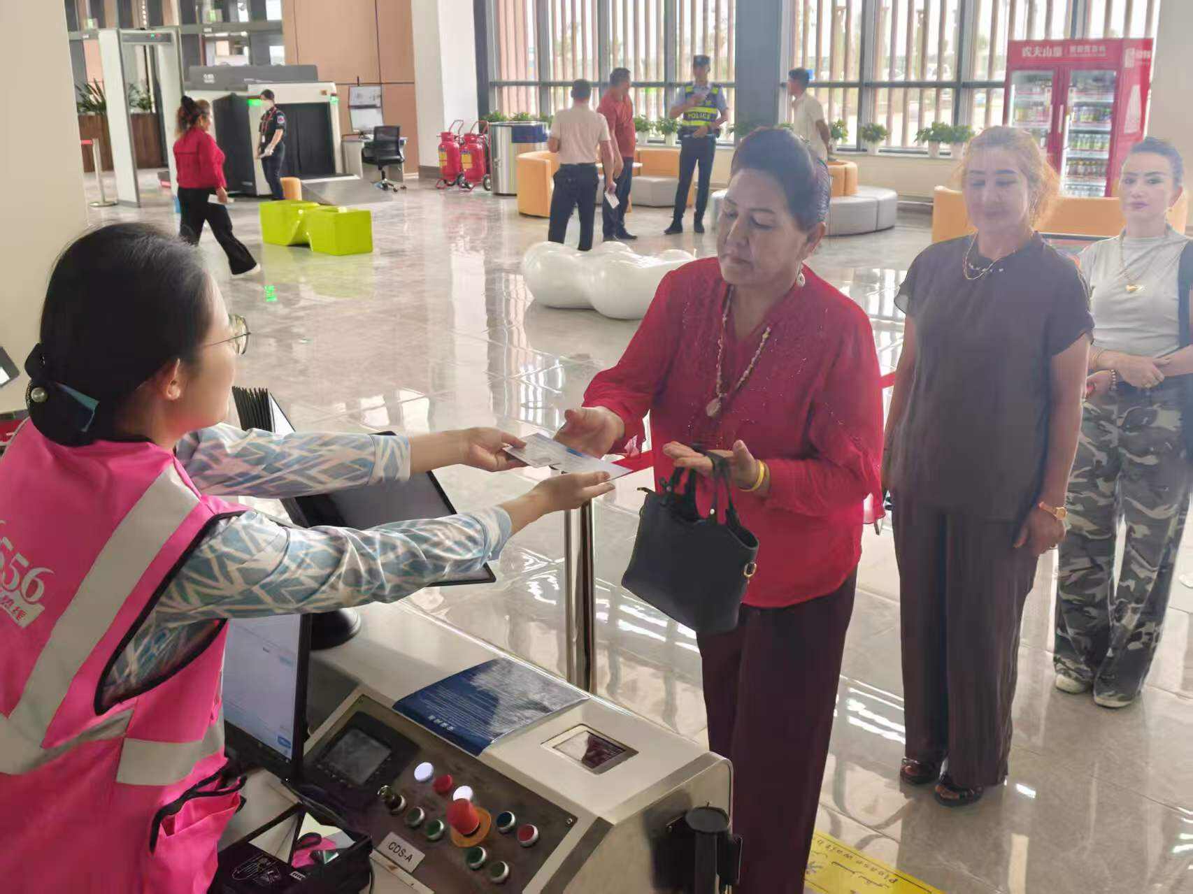 翼起轮台 开局向好——巴音郭楞轮台机场旅客吞吐量突破2000人次