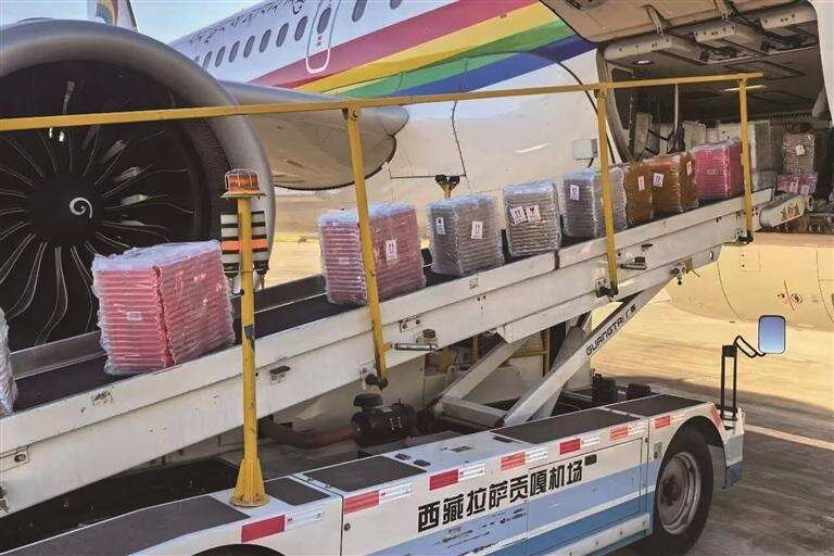 西藏山南红酒搭乘航班首次航空出口香港