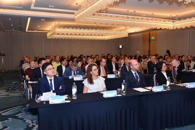 二十载通航连接中比 空中丝路续写新篇 新海航海南航空举办布鲁塞尔航线通航二十周年庆典活动