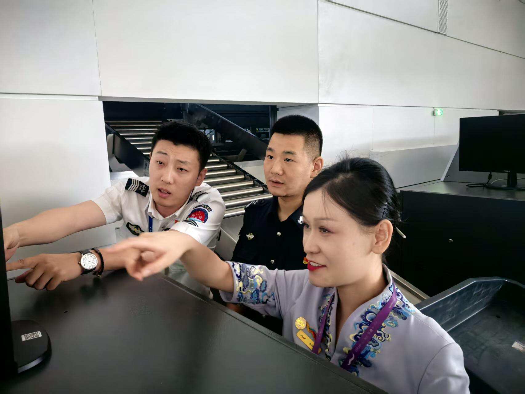 深化交流促共赢 携手共进提效能——乌鲁木齐国际机场分公司安全检查总站与乌鲁木齐航空地面服务部开展旺季保障交流活动