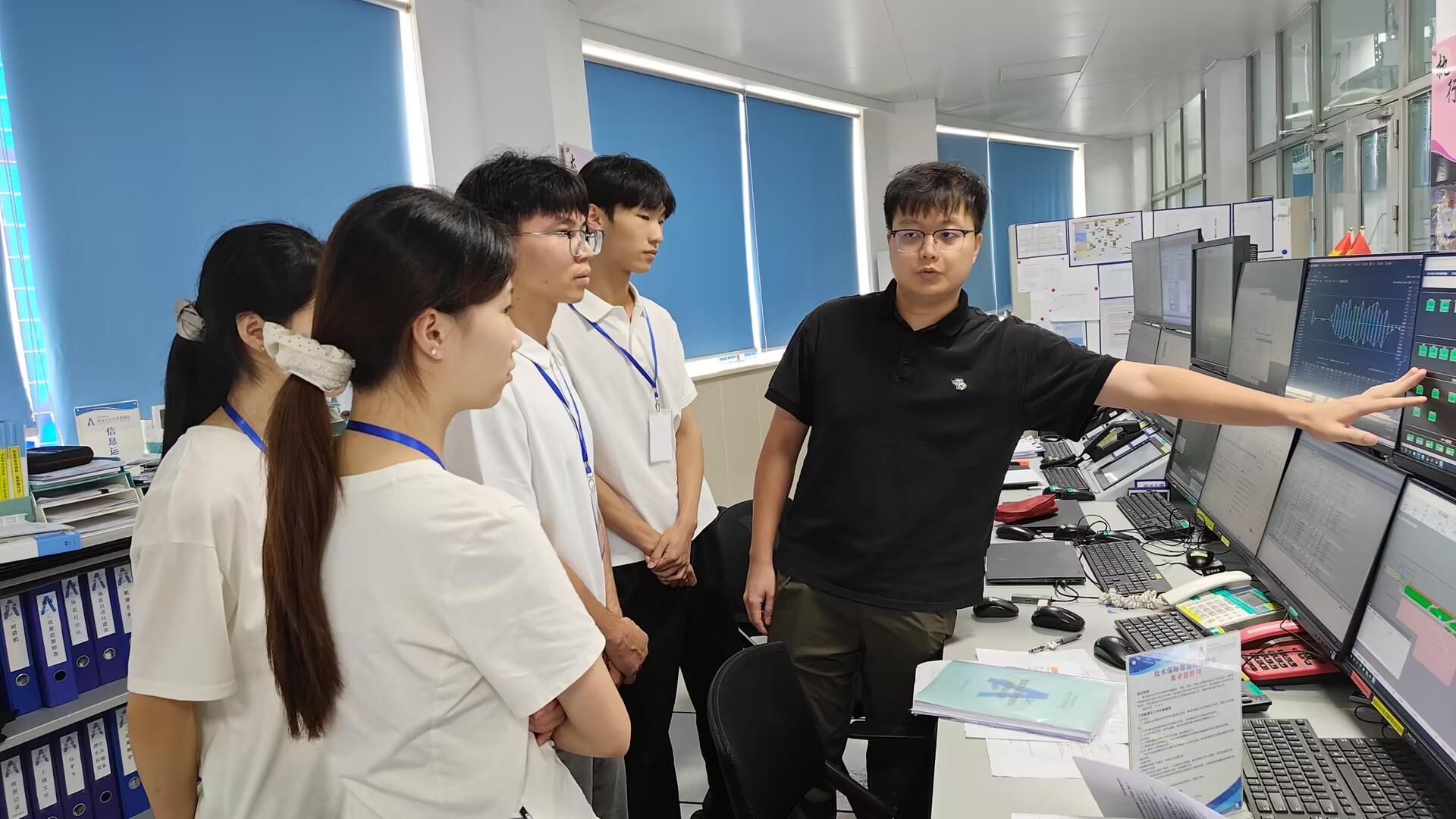 沉浸式一线实践 夯实民航通导根基——中国民航大学四名学子赴民航珠海空管站实习