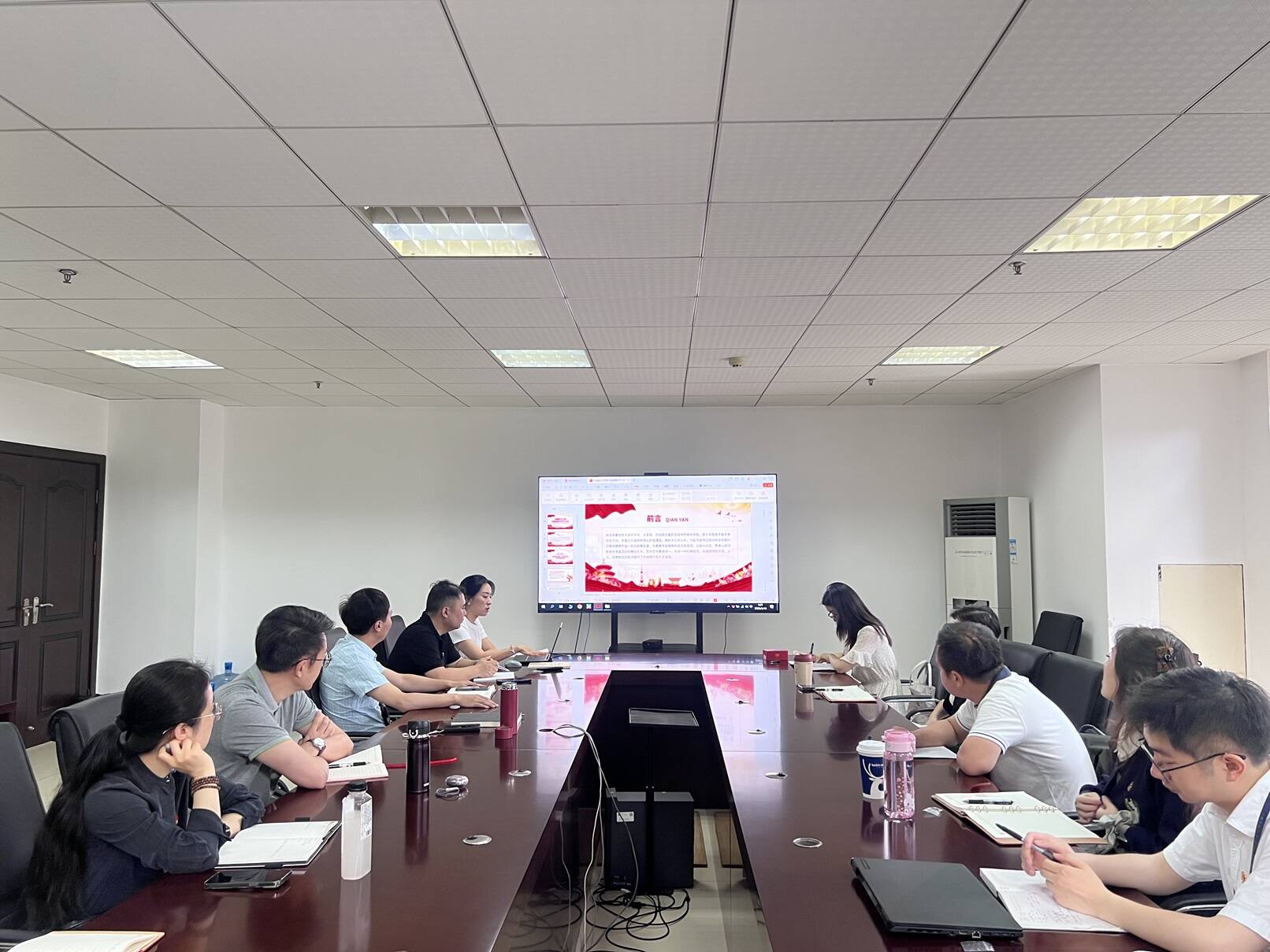 深耕潜绩夯实业务根基 校准政绩护航气象保障——西南空管局气象中心预报室开展树立正确政绩观专题党课