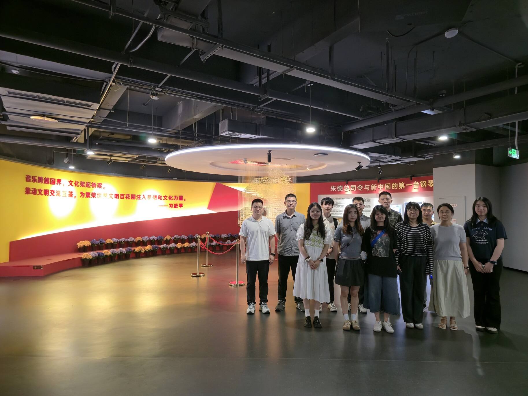 西南空管局气象中心团委组织青年参观成都芯智慧音乐博物馆