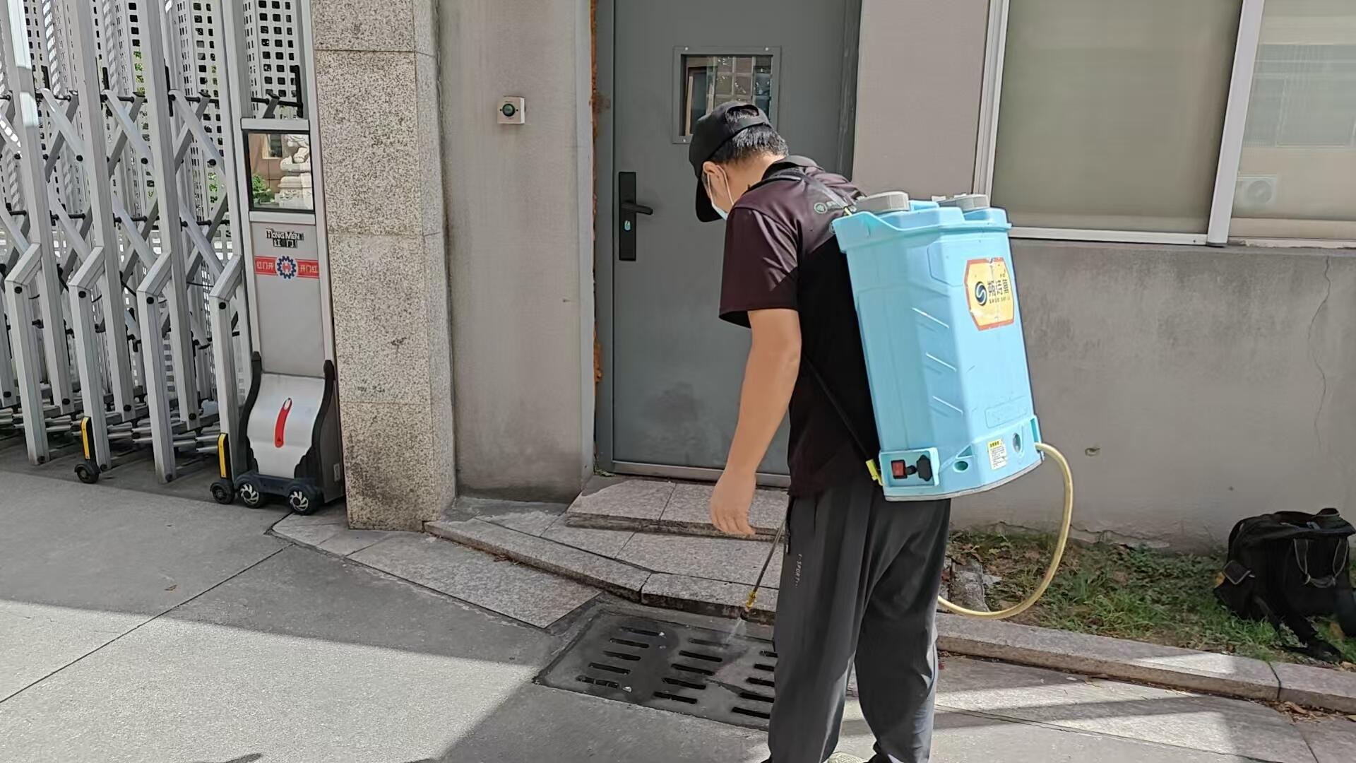 周末消杀无死角 暑运防护守平安——温州空管站后勤服务中心开展夏季全域防鼠防虫专项消杀行动