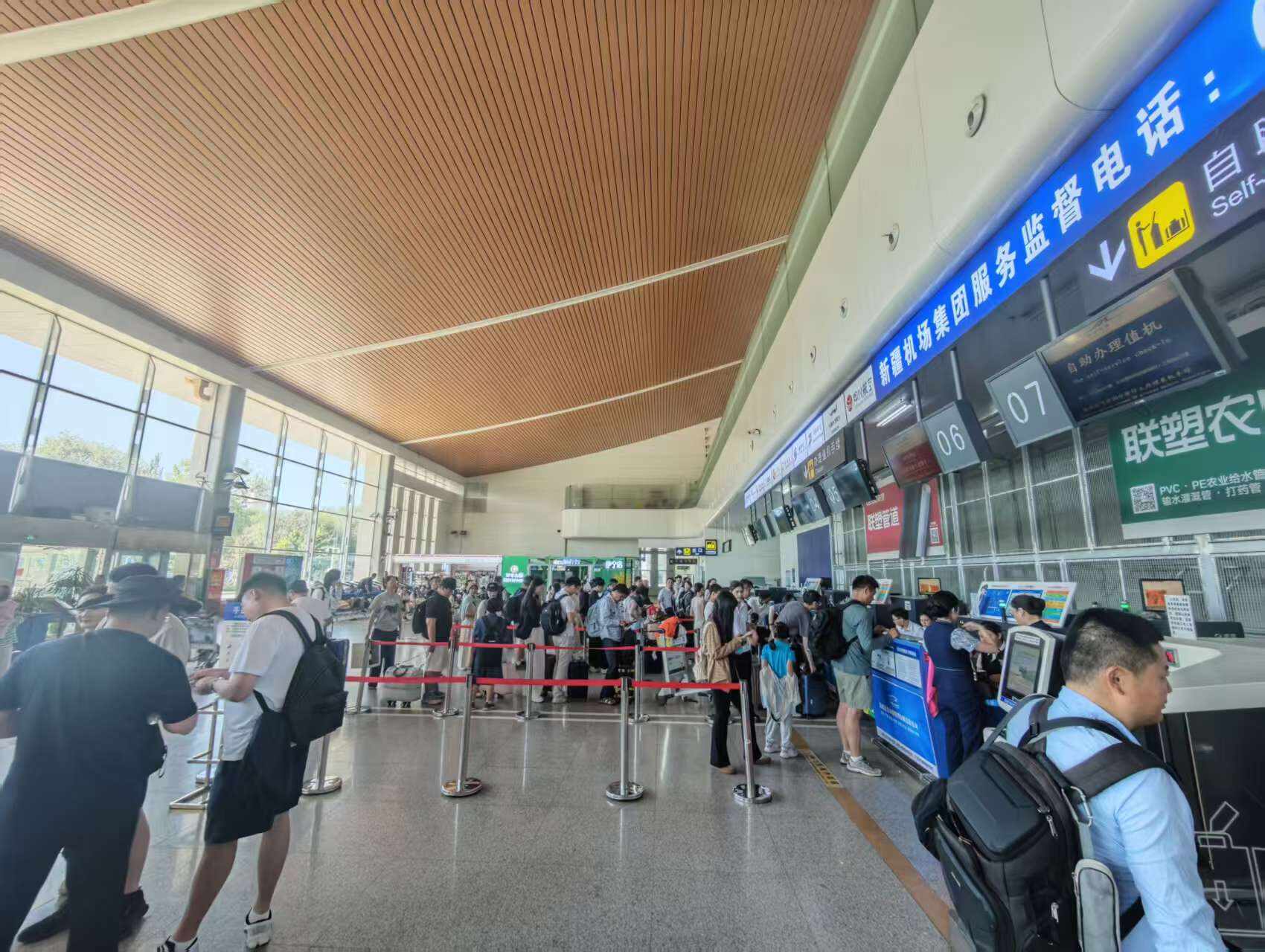 客流持续攀升 口岸活力迸发 伊宁机场暑运保障工作有序推进