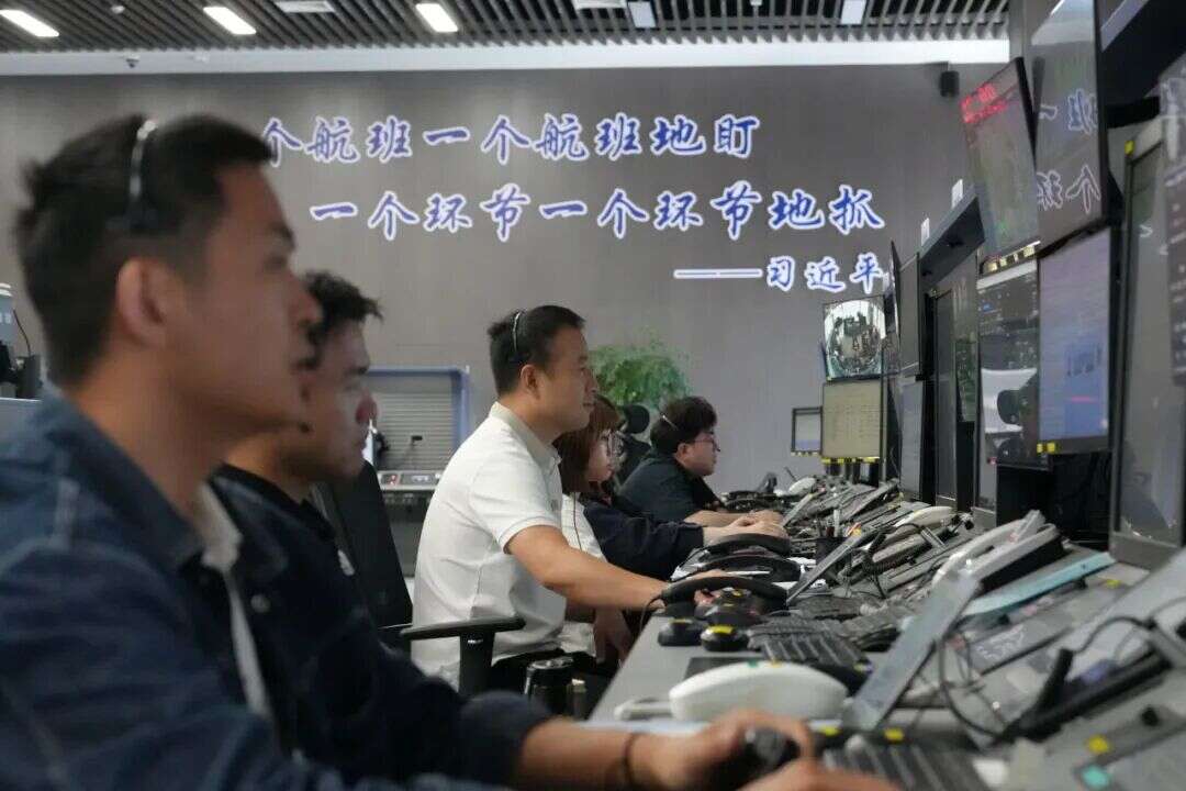 暑运攻坚·党员本色——宁波空管站管制员李志刚的一天