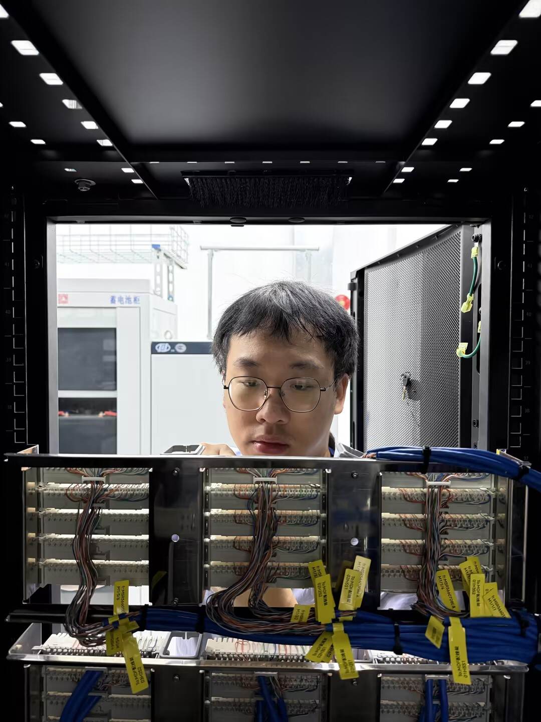 西南空管局网络公司圆满完成重庆高低空整合工程铁岗咀雷达站网络设备建设任务
