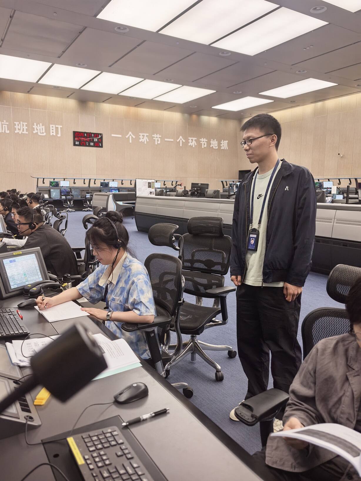 西南空管局技保中心终端航管设备运行室党员突击队全力保障区管扩容自动化系统空转试运行