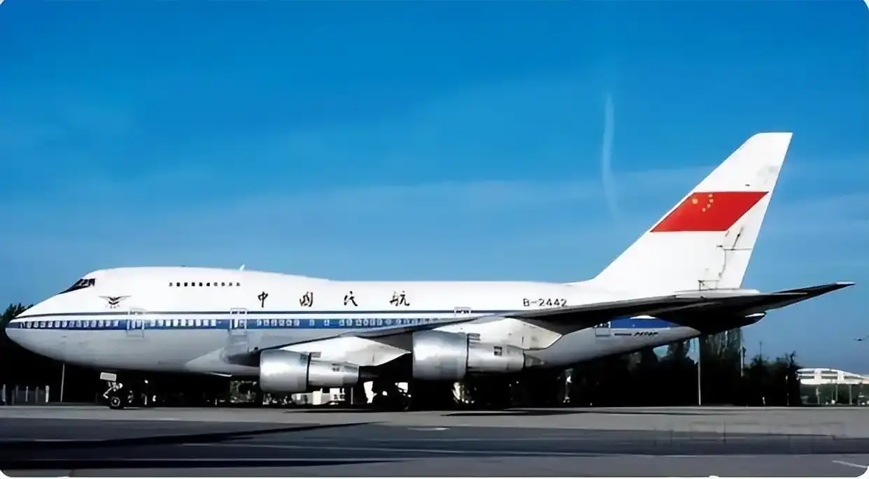 朱镕基与中国民航:为航班准点较真,为行业长远布局