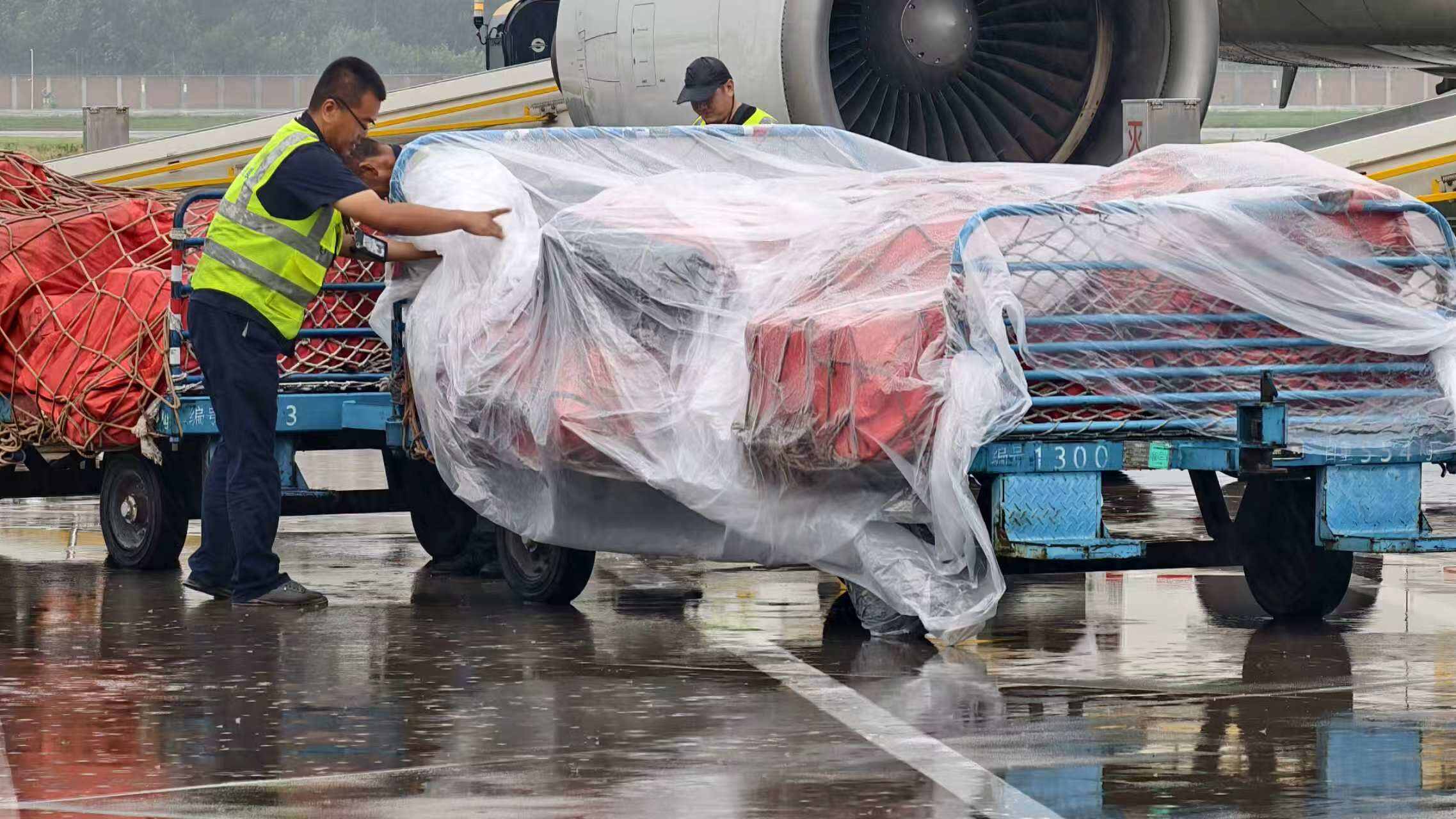 石家庄正定国际机场全力应对强降雨天气 保障旅客平安出行