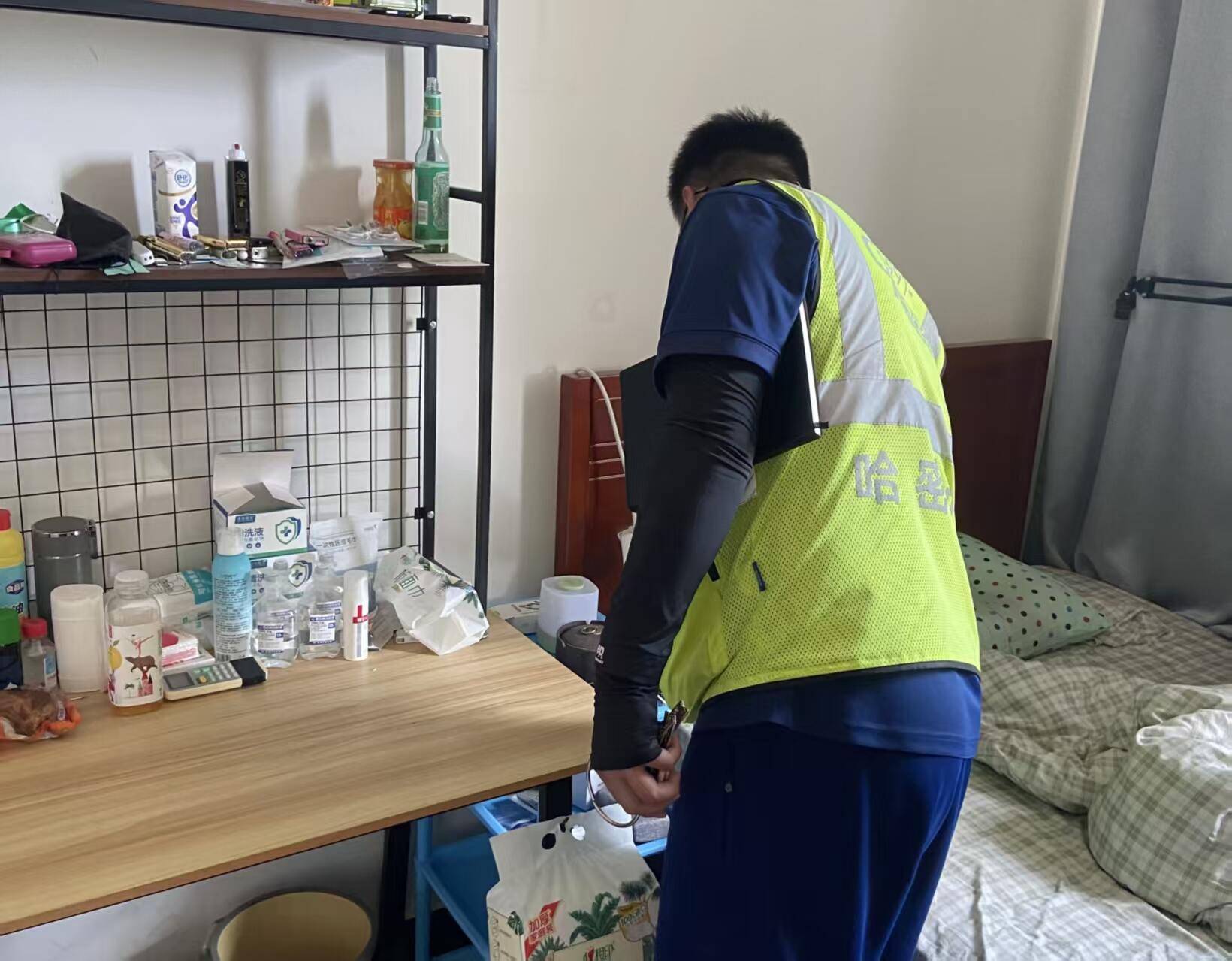 哈密伊州机场航空安全保卫部开展员工公寓消防安全专项检查 压实隐患整改考核问责
