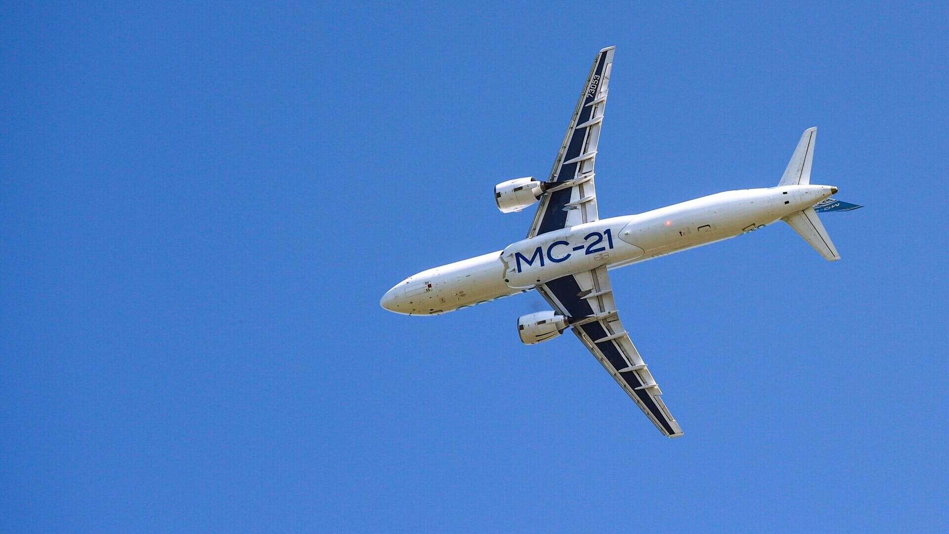 俄媒：首架量产MC-21完成6小时长途飞行