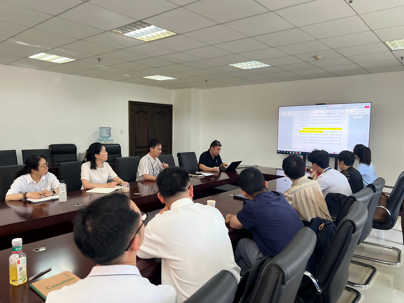 树正确政绩观 以工作实绩保安全——西南空管局气象中心预报室党支部开展树立和践行正确政绩观专题党课
