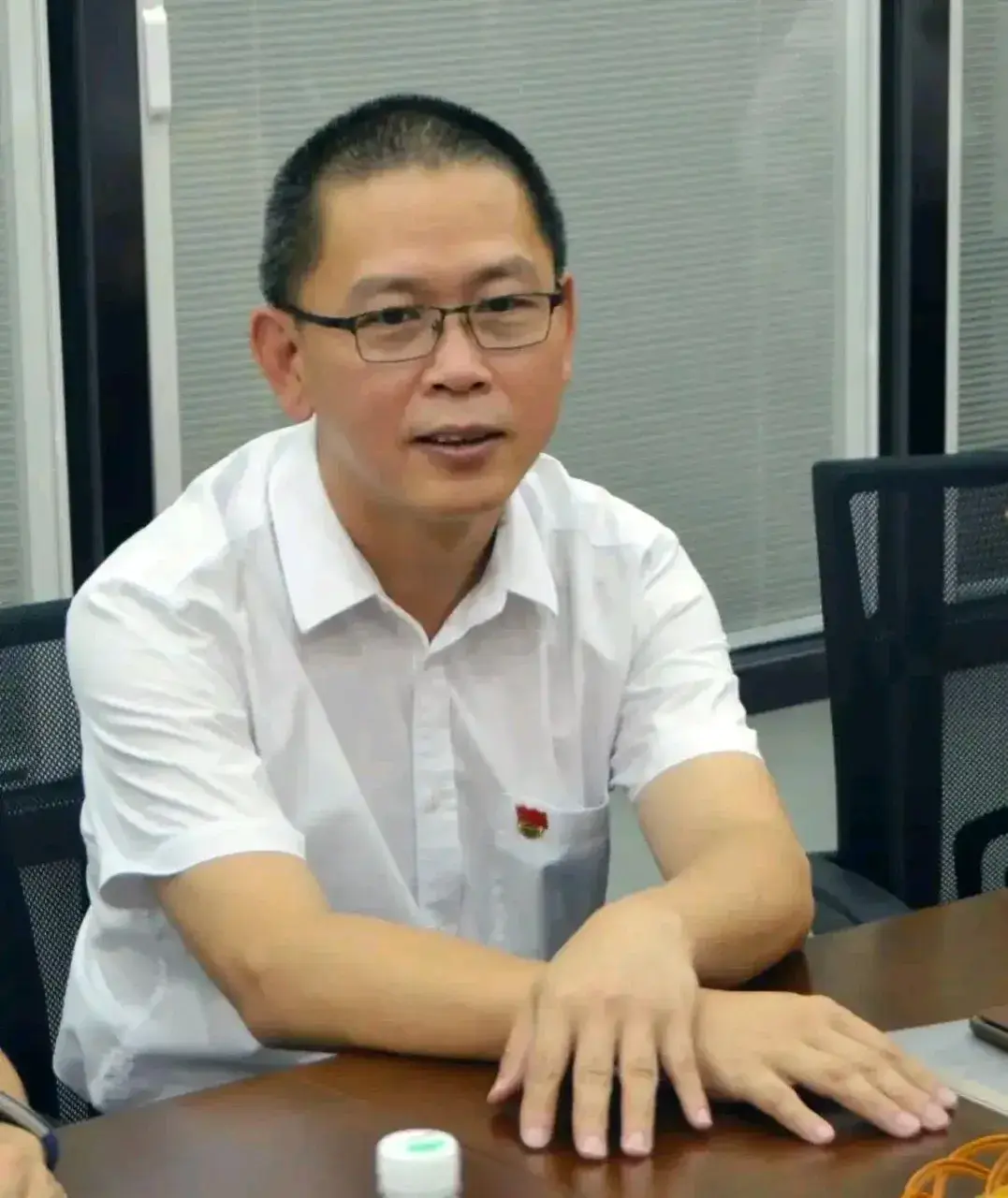 张展群当选深圳机场董事长