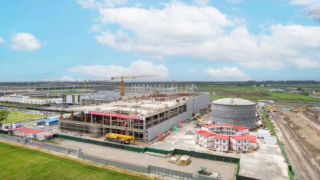浦东机场四期扩建能源中心工程主体结构封顶