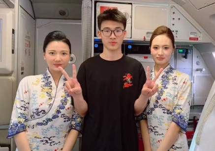 云端寄语逐梦少年 新海航天津航空暖心守护蓝天理想