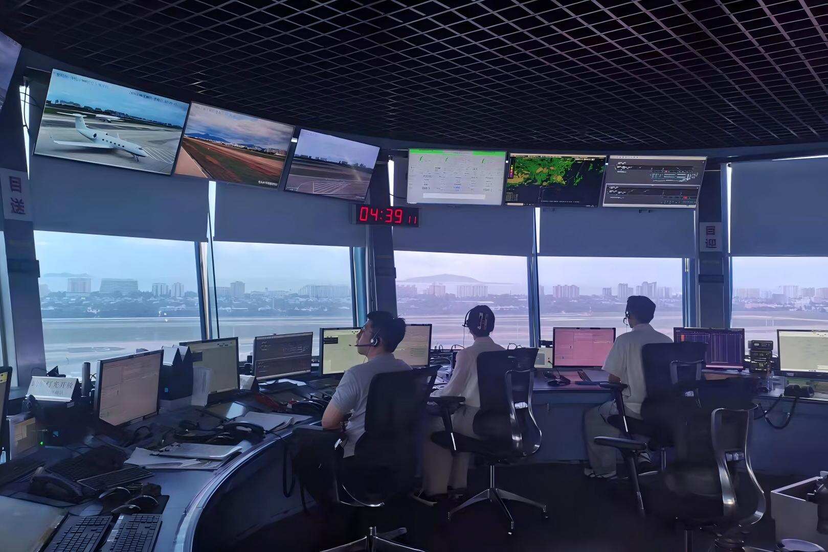 三亚空管塔台高效保障特情航班备降安全落地