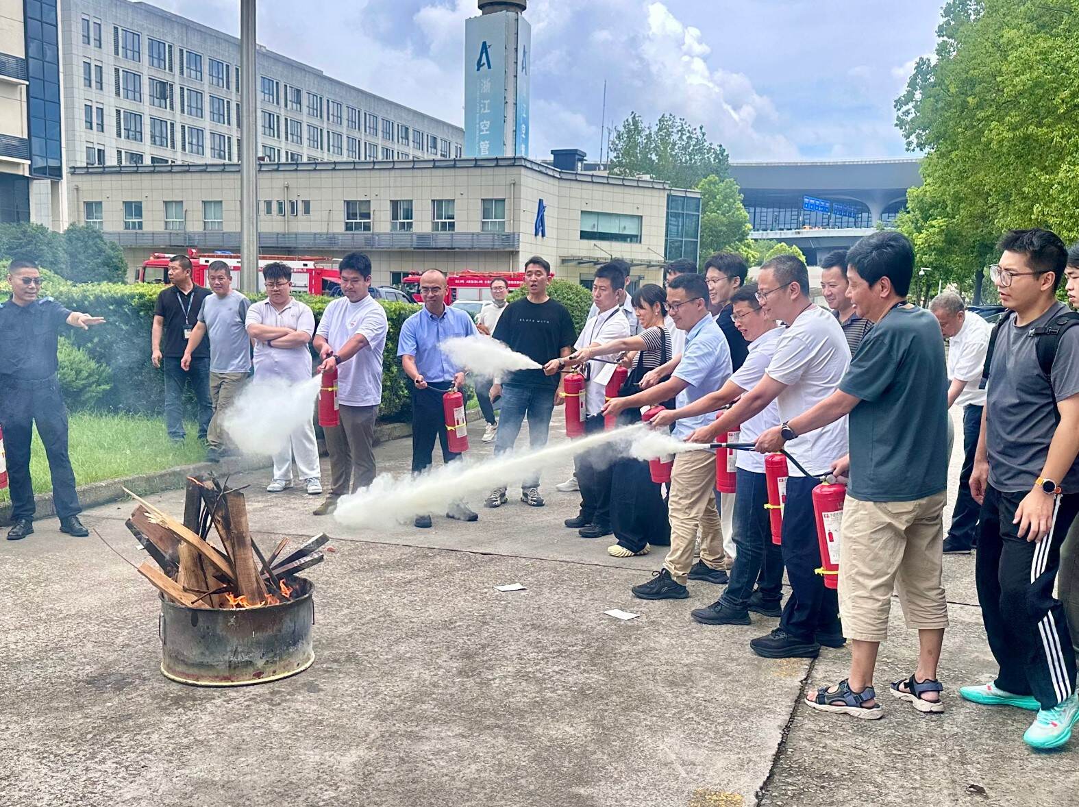 浙江空管分局成功开展消防应急处置和人员疏散演练