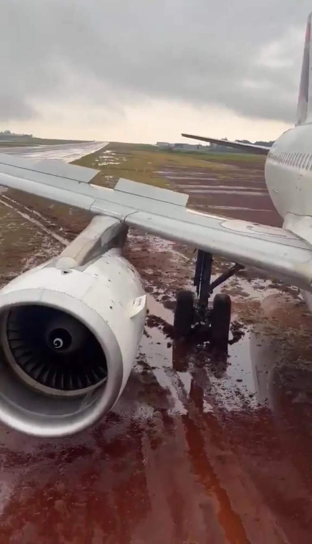 拉美航空一空客A320在巴西卡斯卡维尔冲出跑道