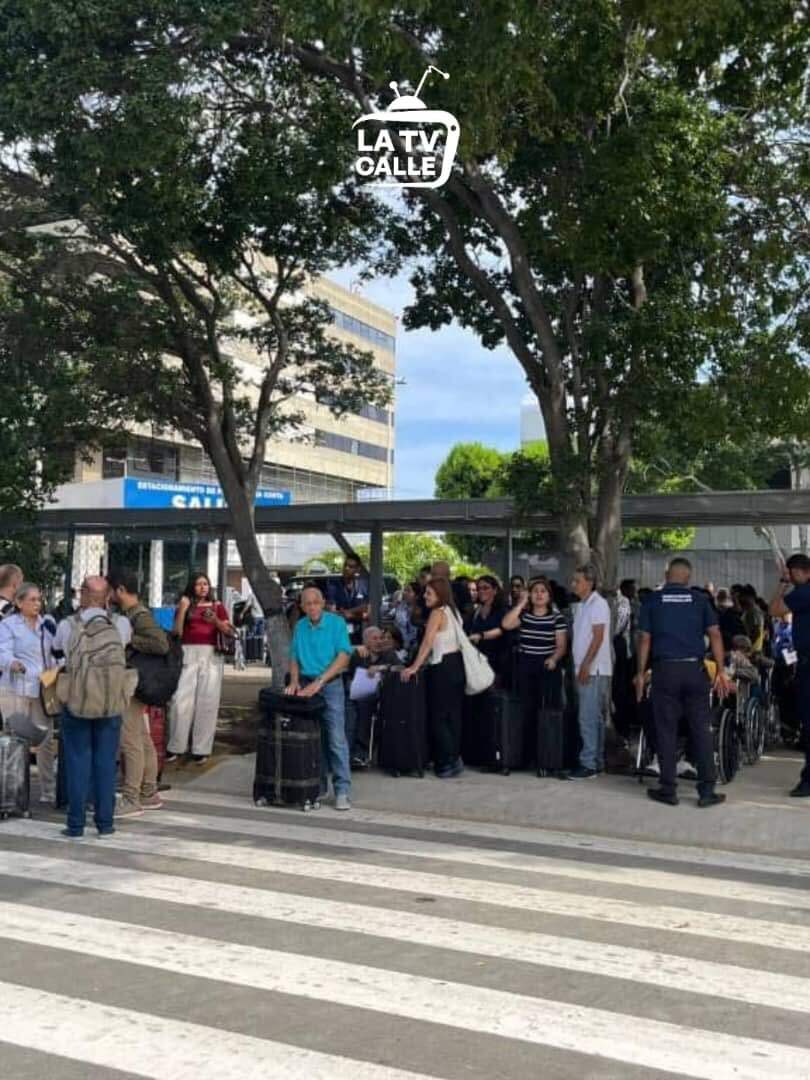 委内瑞拉西蒙·玻利瓦尔机场恢复商业运营
