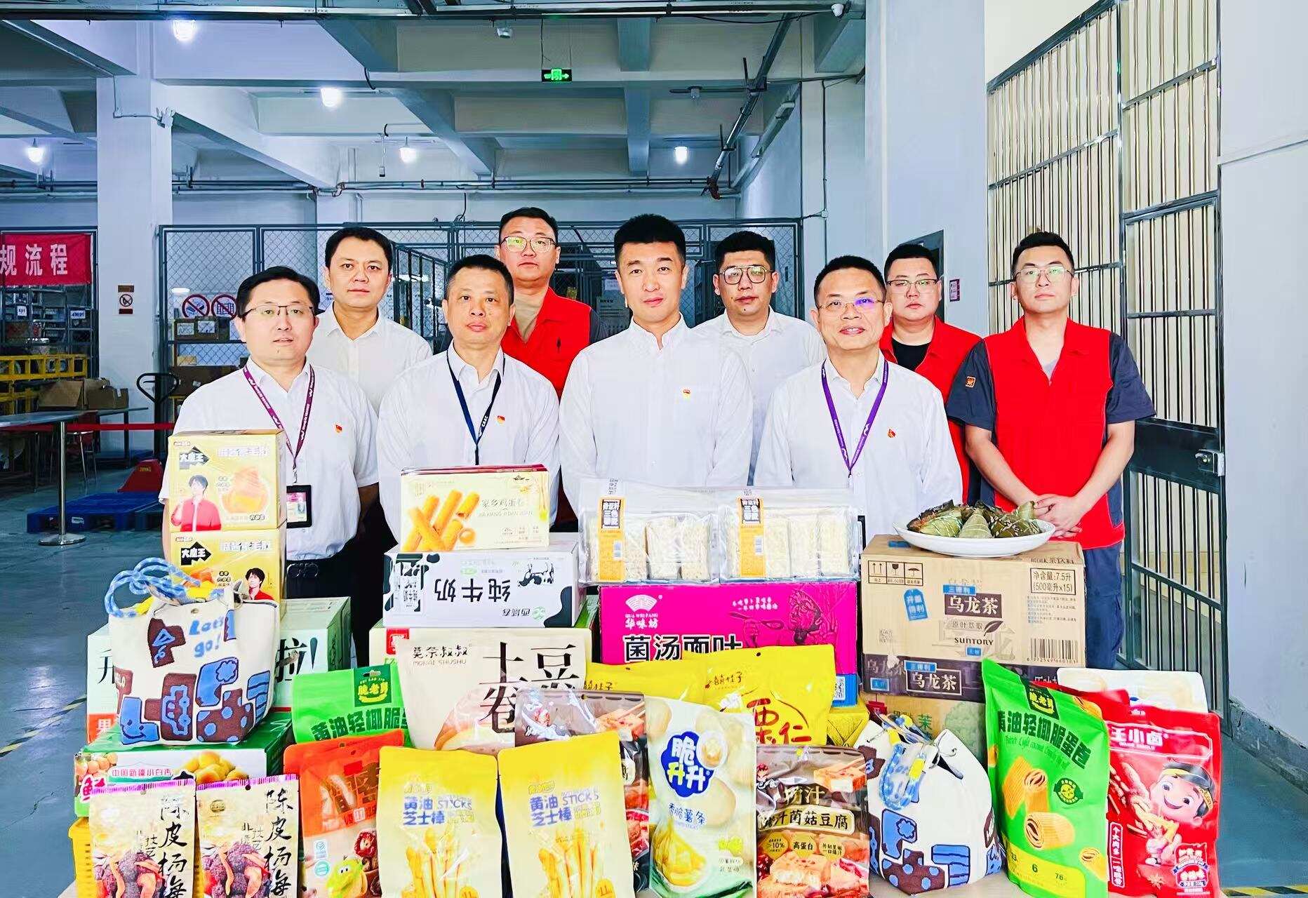 纪实12载丨新海航乌鲁木齐航空暑运关爱行动：为一线撑起清凉伞
